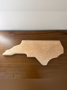 Handcrafted Wood Cutting Board in Natural Light Wood Grain